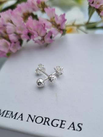 Sølv kuleørepynt, 4mm, sisselert