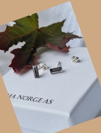Nydelige sølv ørepynt m/Swarovski krystall, Baguette slipt