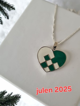 Sølv anheng, julekurv, grønn, emalje