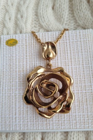 Lekkert bronsesmykke, rose   Design: Kalevi Sara of Finland, 1 stk