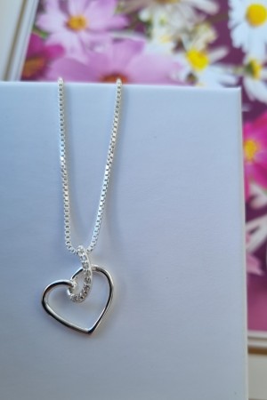 Hjertesmykke, sølv anheng m/zirconia stener