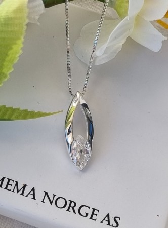 Lekkert sølvsmykke m/zirconia